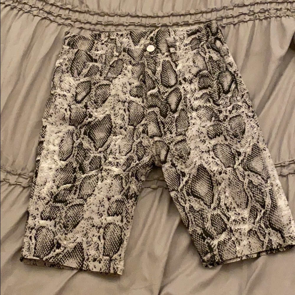 BIKER SHORTS